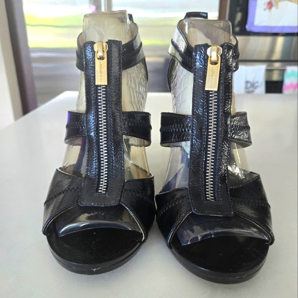 MICHAEL Michael Kors Berkley T Patent Leather Heels in size 10